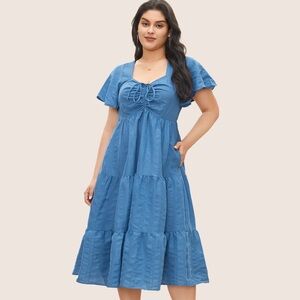 Beautiful dress.. NWT… midi length..